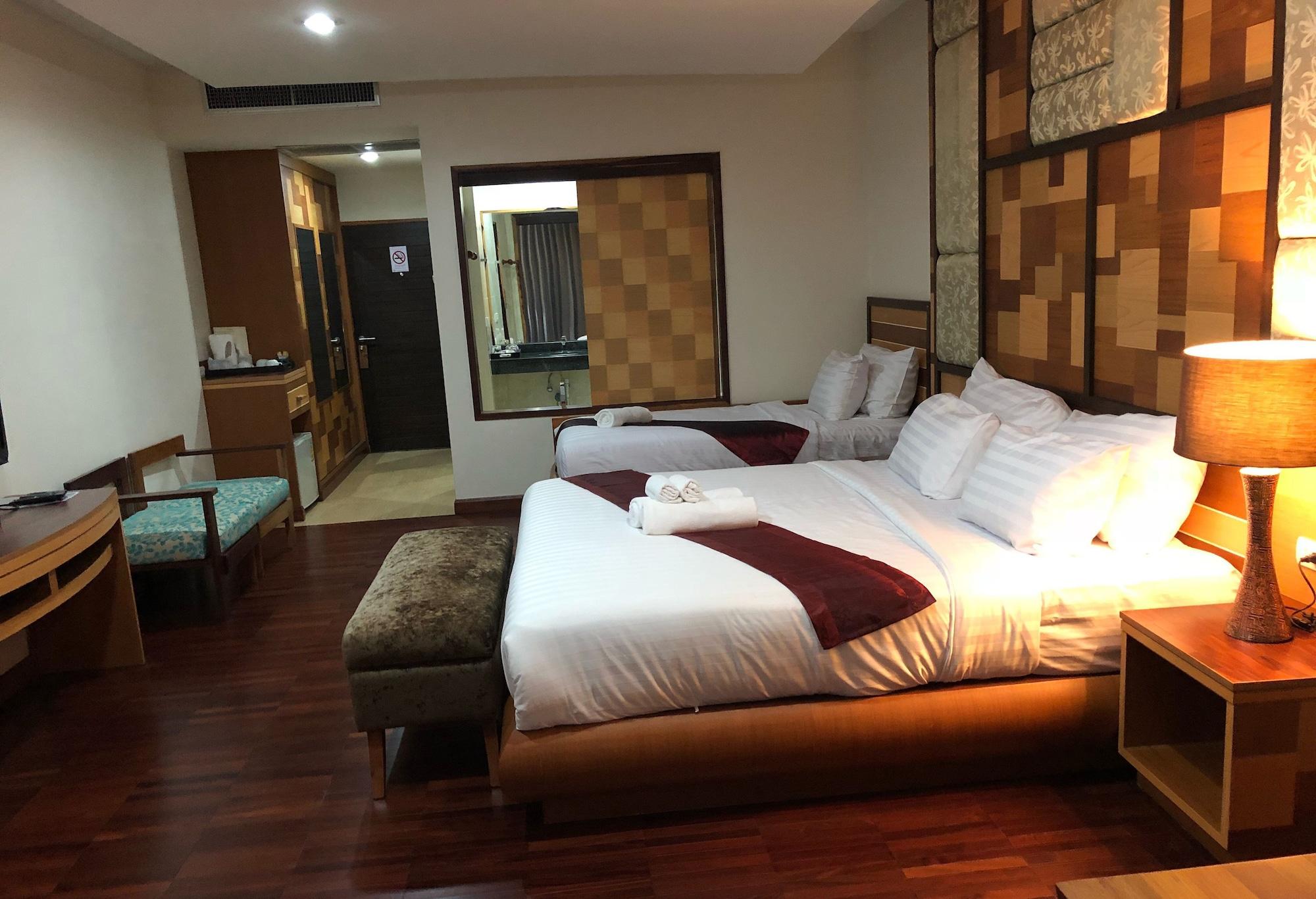 Taman Resort Phitsanulok Exterior foto