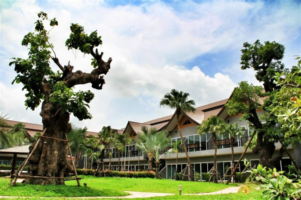 Taman Resort Phitsanulok Exterior foto